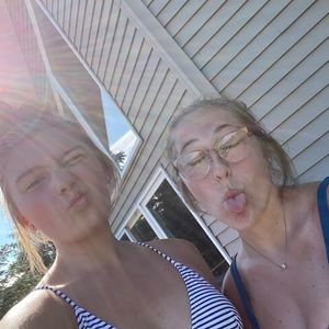 Meet your Posher, Lydia